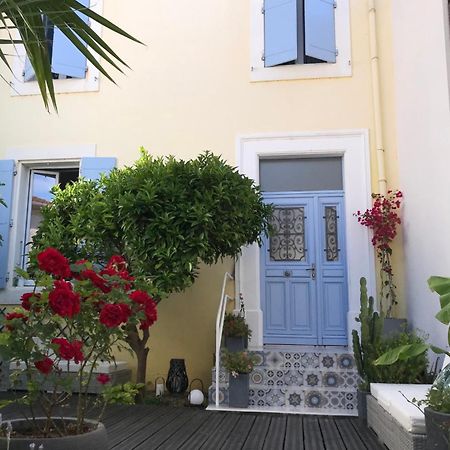 Notre Maison Aux Volets Bleus Ouveillan Экстерьер фото